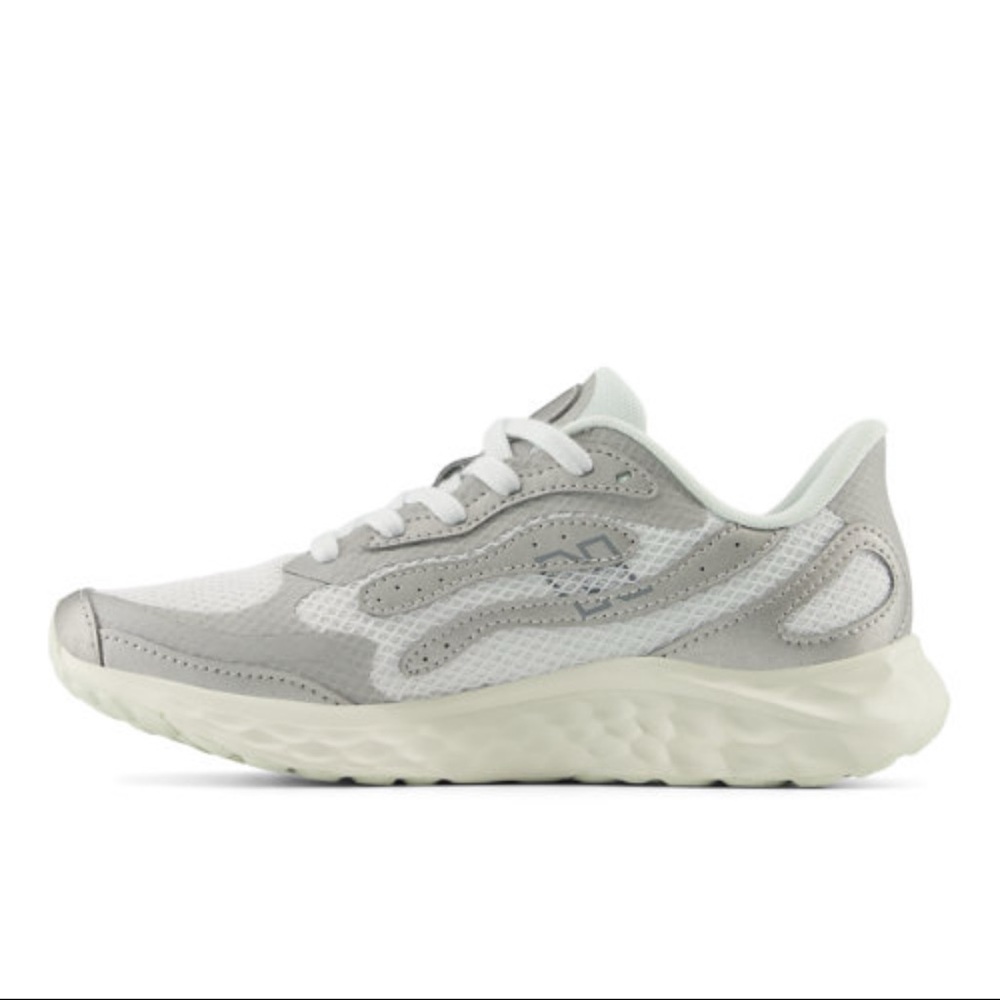 New Balance Arishi v4 Tiralux Silver Metallic Reflection White WARISTS4 New 12 - Picture 3 of 7